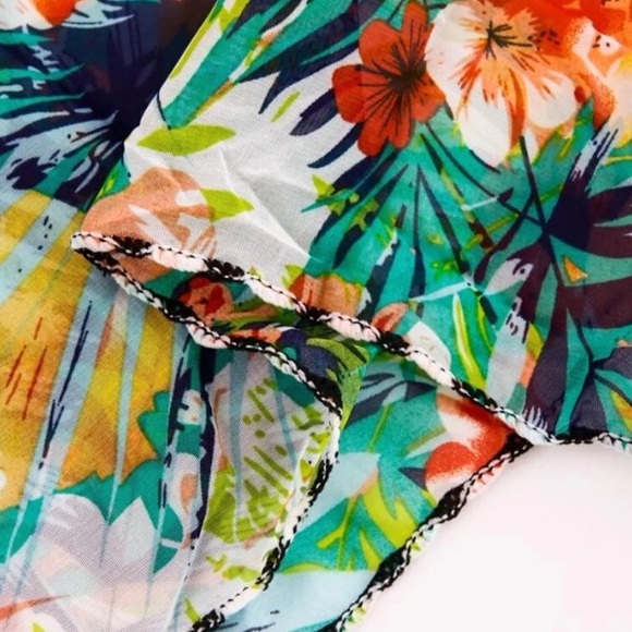 Floral Pattern FaceMask & Scarf - Picture 3 of 4